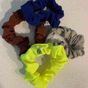 Lululemon Uplift Scrunchie Set